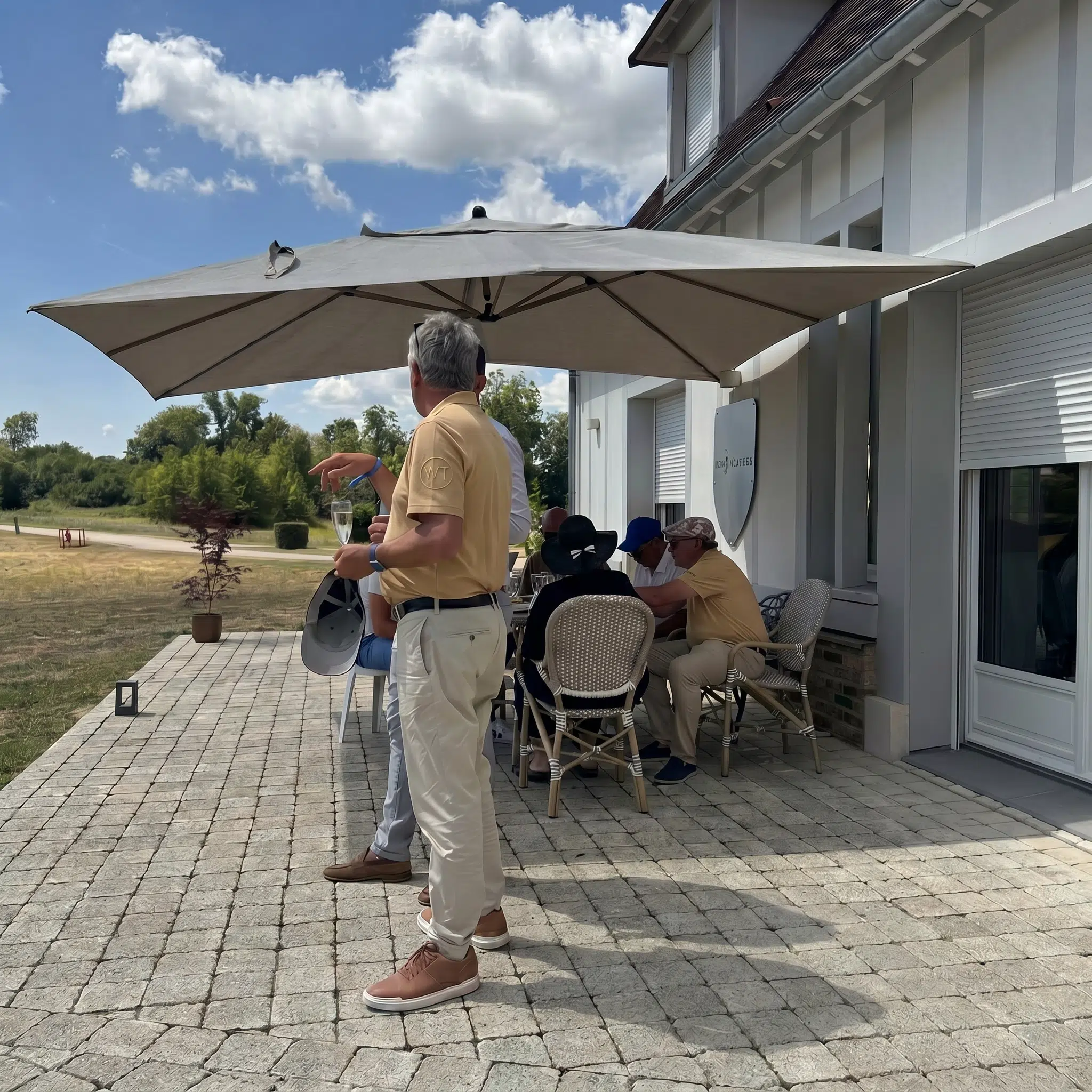 Rencontres privées entre dirigeants au Vaudreuil avec Wines and Tees